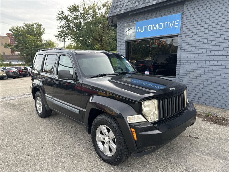 Used 2009 Jeep Liberty Sport w/ Popular Equipment Group AWD/4WD image 37