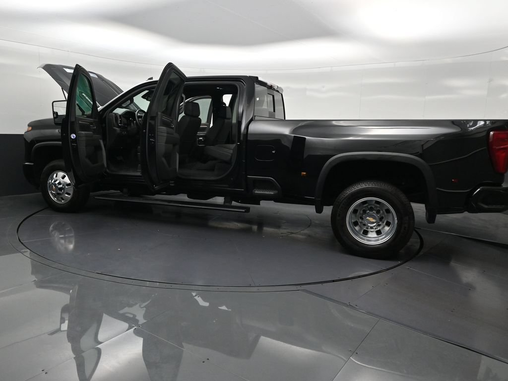 Used 2026 Chevrolet Silverado 3500 High Country w/ High Country Premium Package AWD/4WD image 36