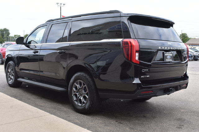 Used 2025 Ford Expedition Max Active AWD/4WD image 17