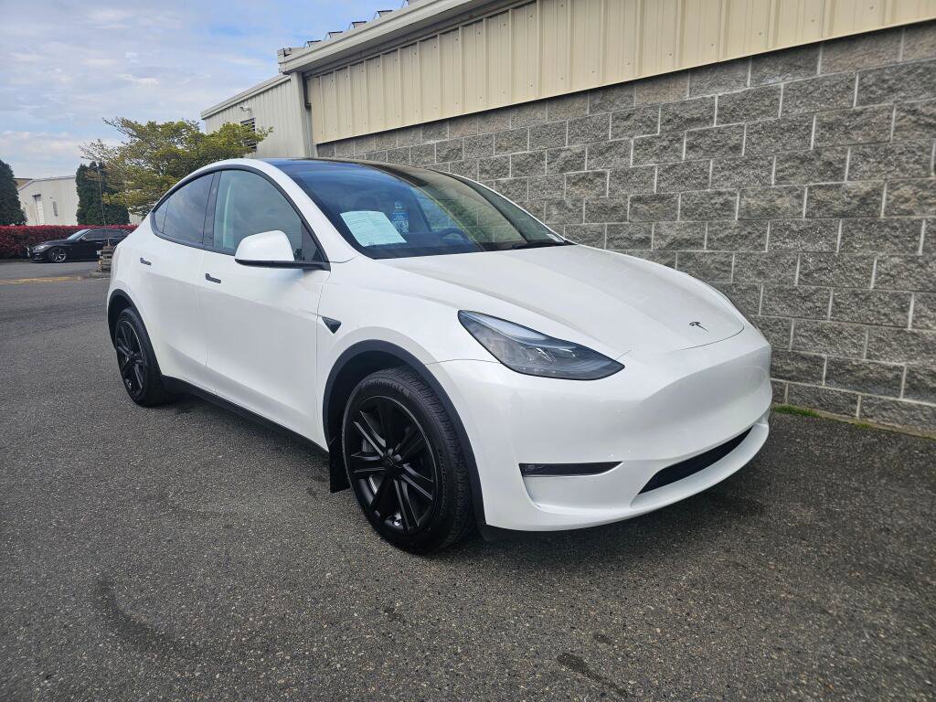 Used 2024 Tesla Model Y Long Range AWD/4WD image 10