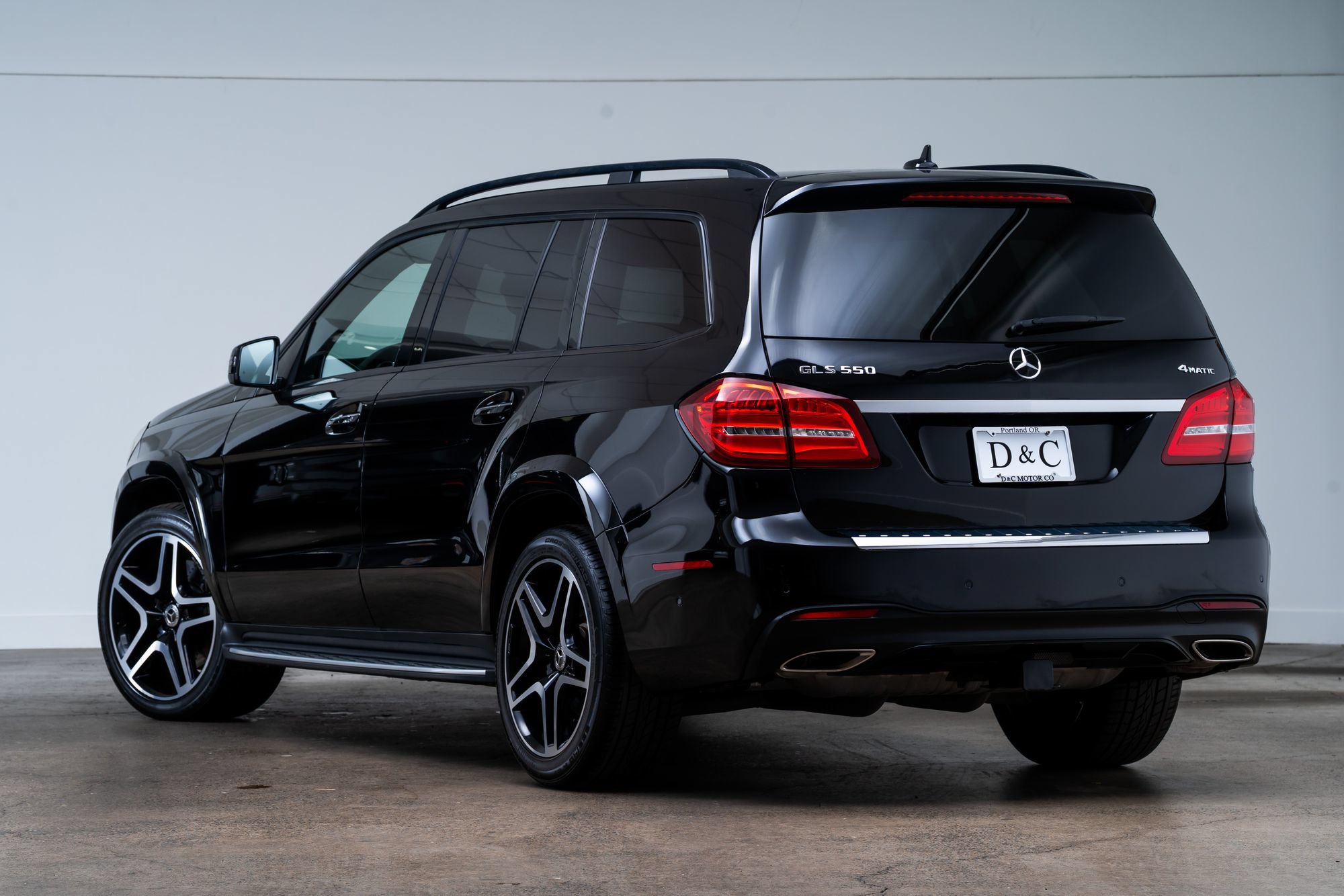 Used 2018 Mercedes-Benz GLS 550 4MATIC image 4