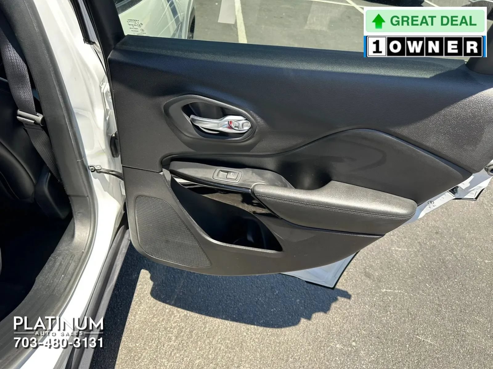 Used 2020 Jeep Cherokee Latitude Plus FWD image 20