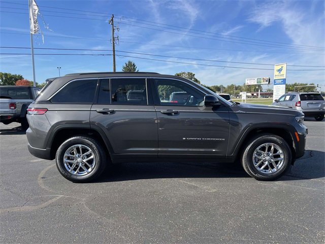 Certified 2025 Jeep Grand Cherokee Laredo X w/ Luxury Tech Group I image 11