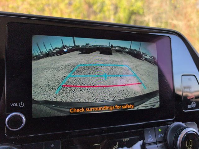 Used 2024 Toyota Highlander LE image 17