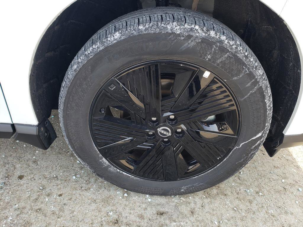 Certified 2025 Nissan Murano SV image 45