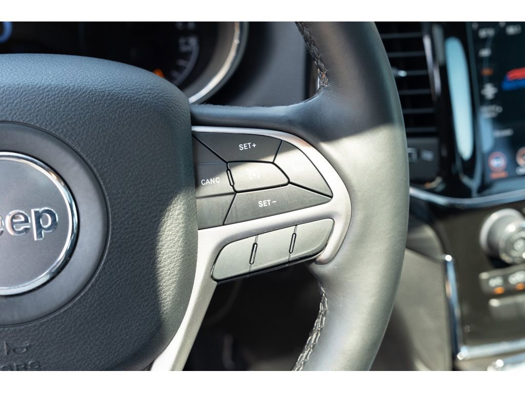 Used 2021 Jeep Grand Cherokee Laredo X image 18