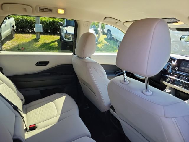 Used 2025 Nissan Pathfinder SV FWD image 30