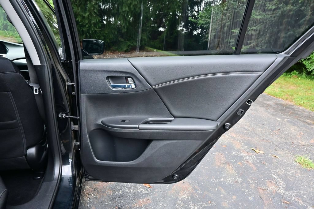 Used 2015 Honda Accord Sport image 24