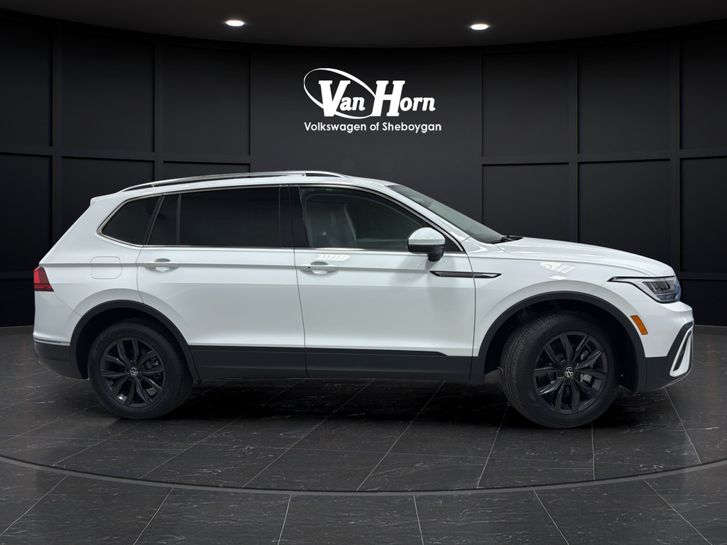 Used 2024 Volkswagen Tiguan SE AWD/4WD image 8
