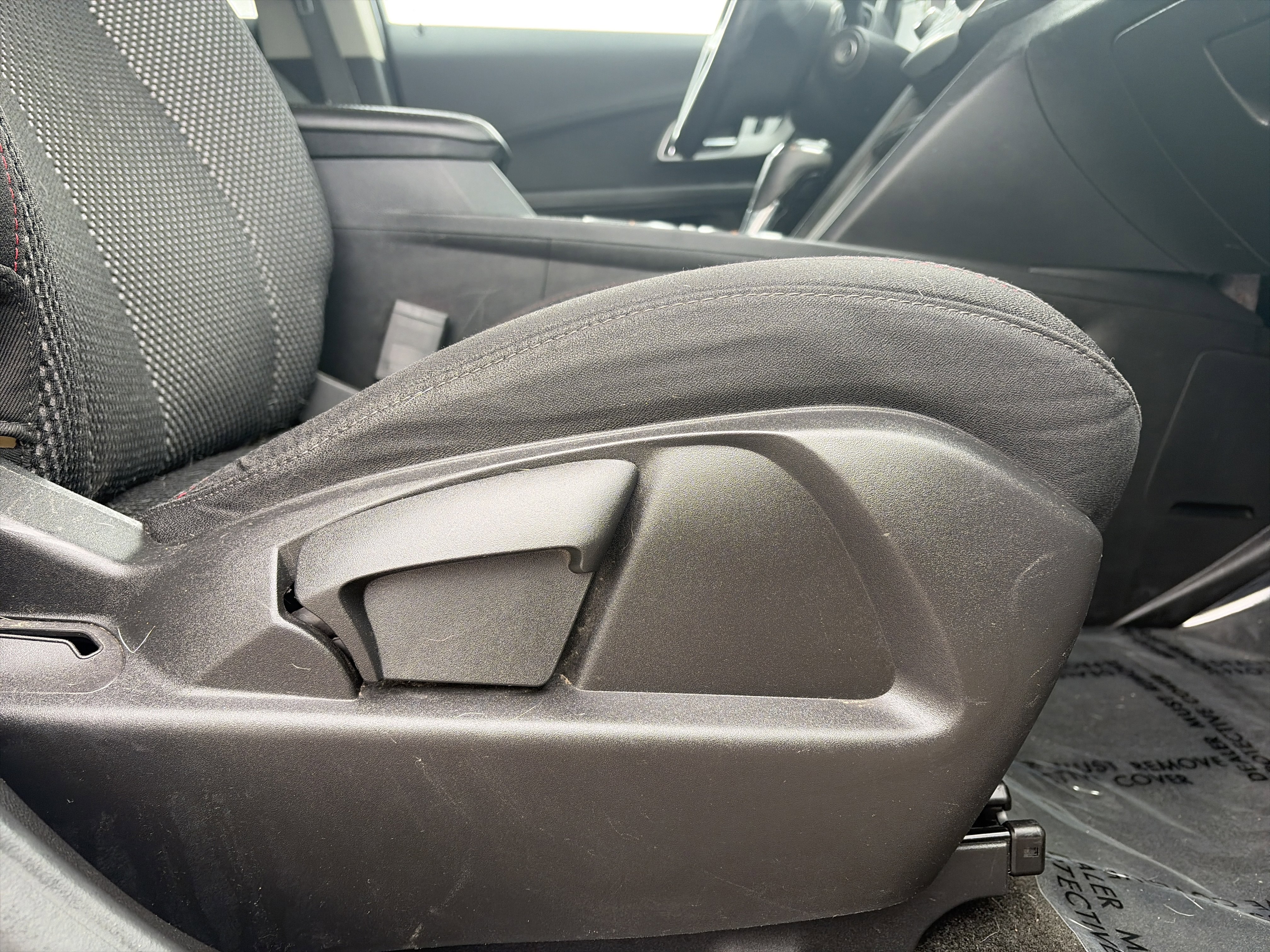 Used 2017 Chevrolet Equinox LT w/ Convenience Package image 29