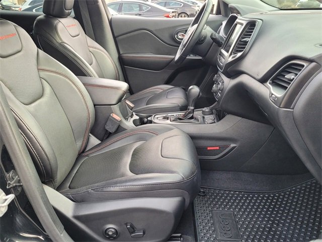 Used 2019 Jeep Cherokee Trailhawk image 20