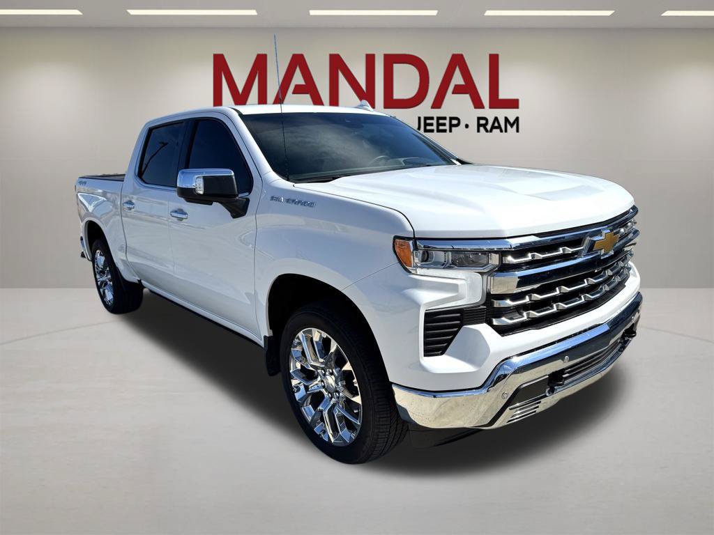 Used 2025 Chevrolet Silverado 1500 LTZ AWD/4WD image 3