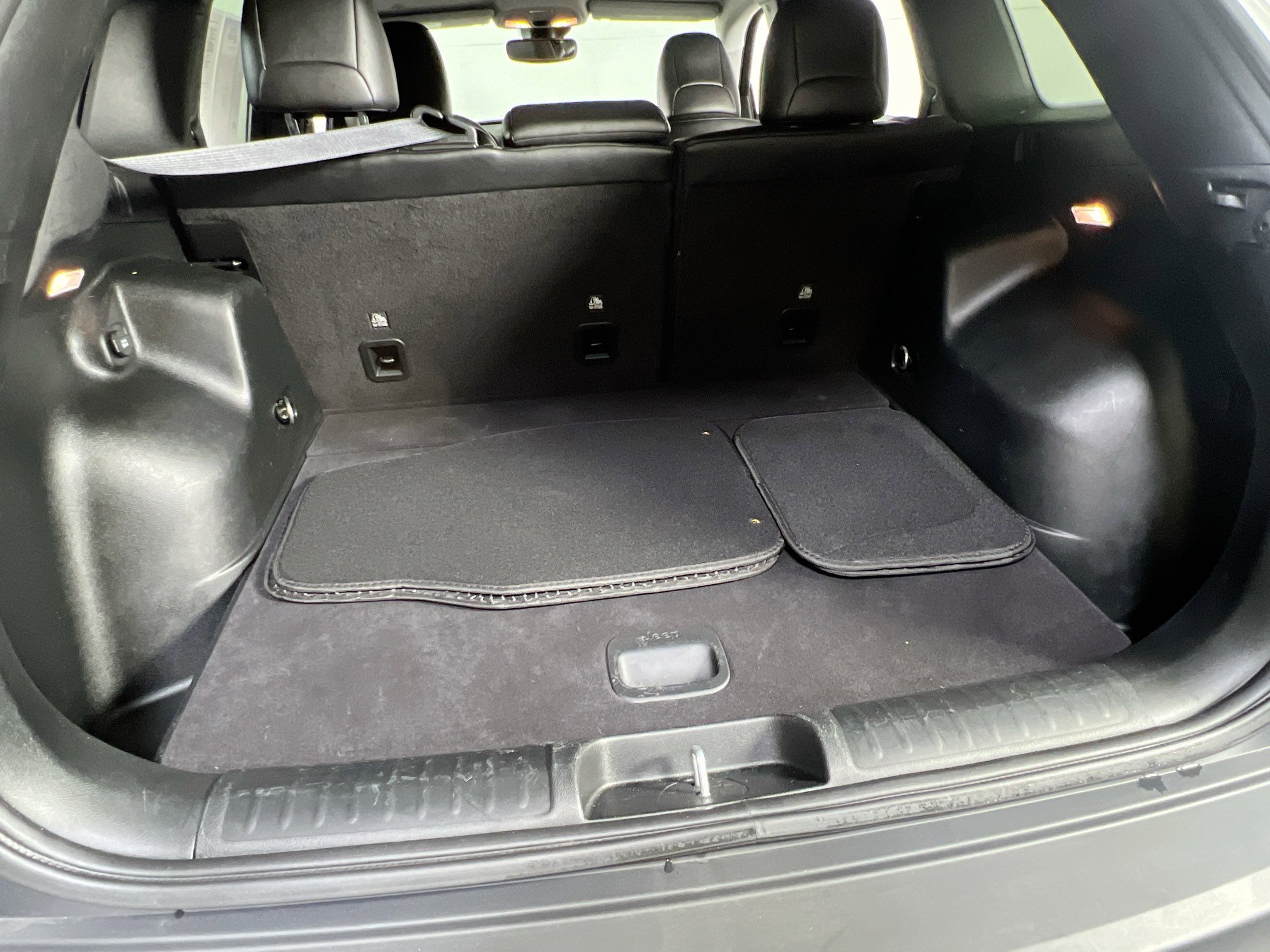 Used 2022 Jeep Cherokee Latitude image 24