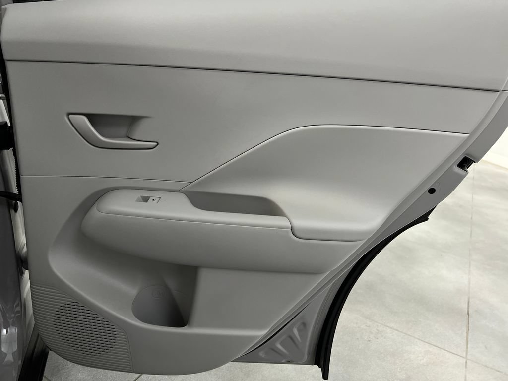 Used 2025 Hyundai Kona SEL FWD image 25