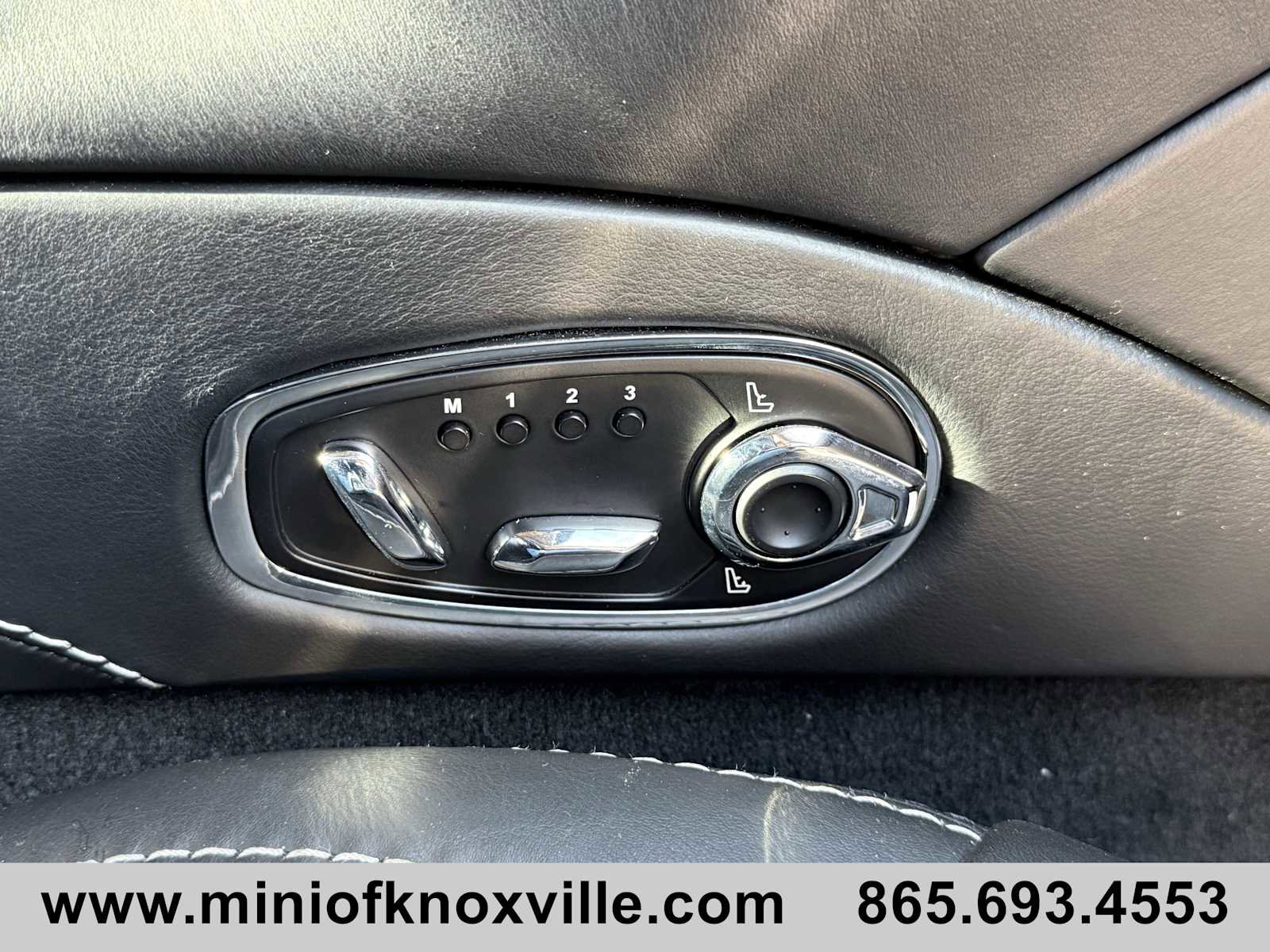 Used 2019 Aston Martin DB11 AMR image 18