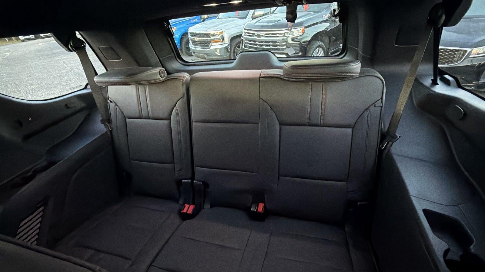 Used 2021 Chevrolet Tahoe RST w/ Luxury Package RWD image 25