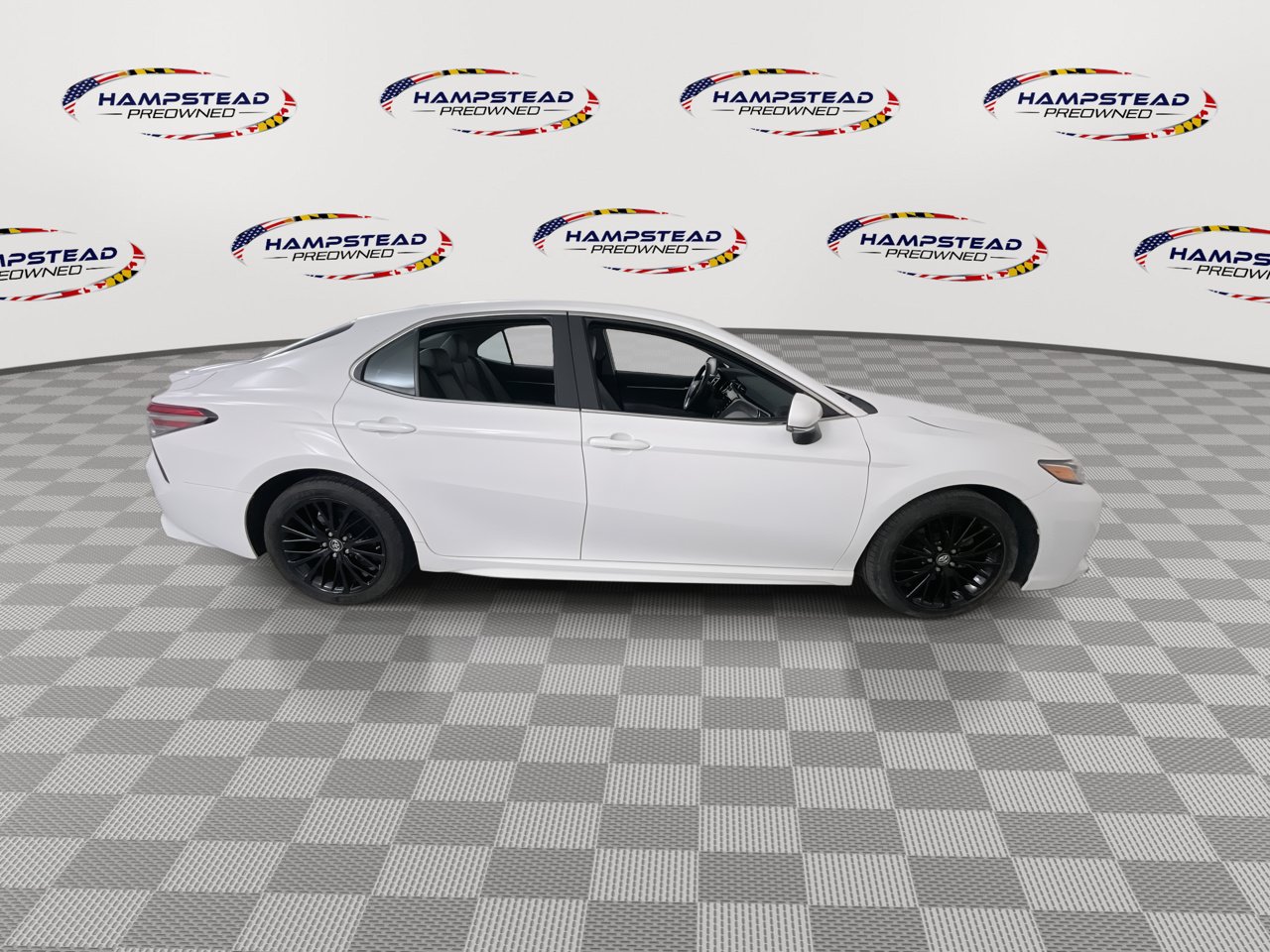 Used 2018 Toyota Camry SE w/ Audio Package FWD image 9