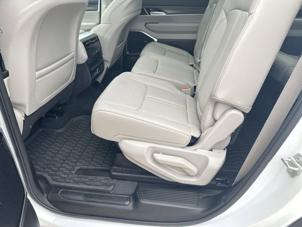 Used 2024 Jeep Wagoneer Series III w/ Premium Group I image 21