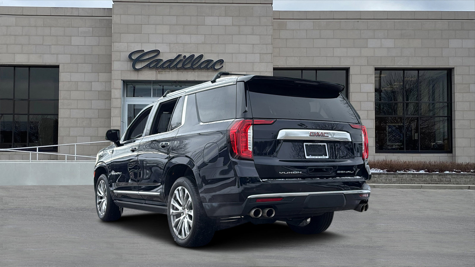 Used 2021 GMC Yukon Denali w/ Denali Premium Package image 4
