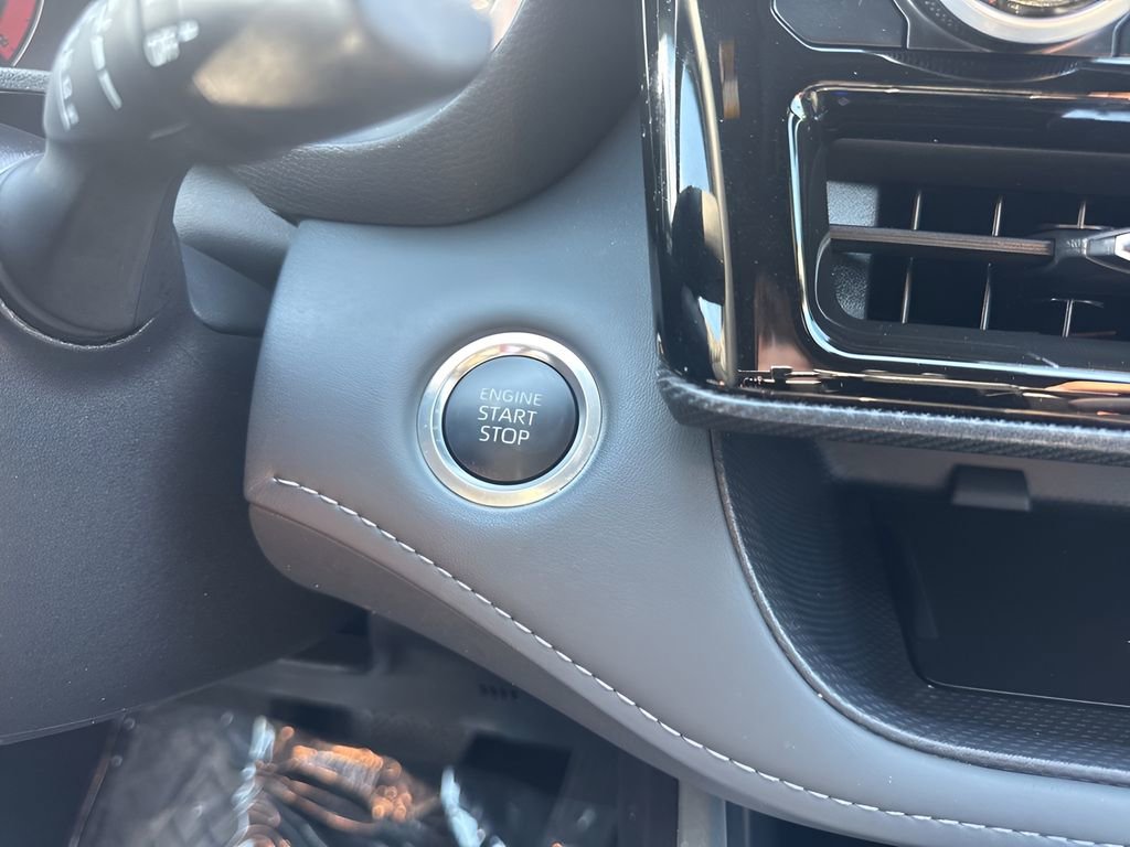 Used 2025 Toyota Highlander Limited image 21