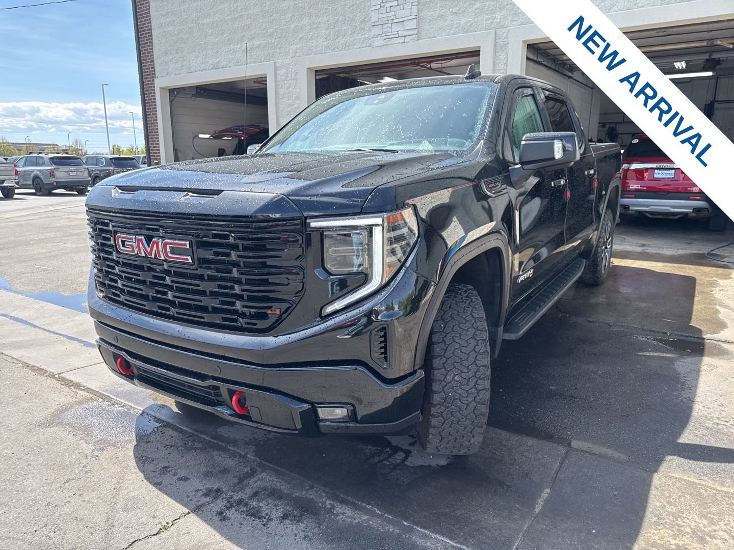 Used 2022 GMC Sierra 1500 AT4 w/ AT4 Premium Package image 3