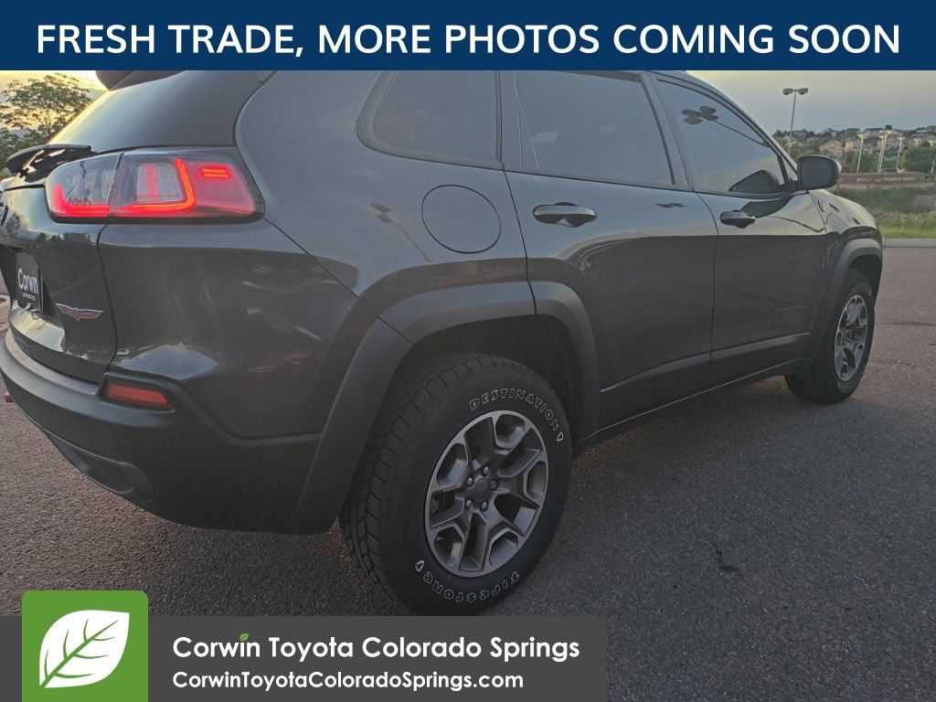 Used 2020 Jeep Cherokee Trailhawk w/ Cold Weather Group AWD/4WD image 3