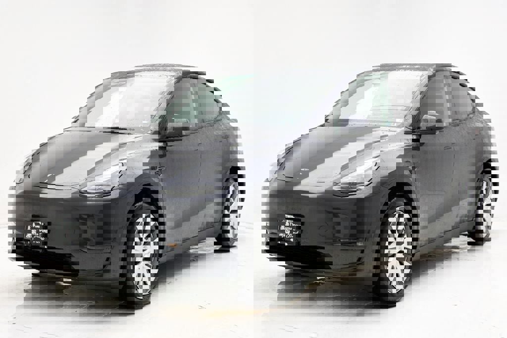 Used 2024 Tesla Model Y Long Range image 2