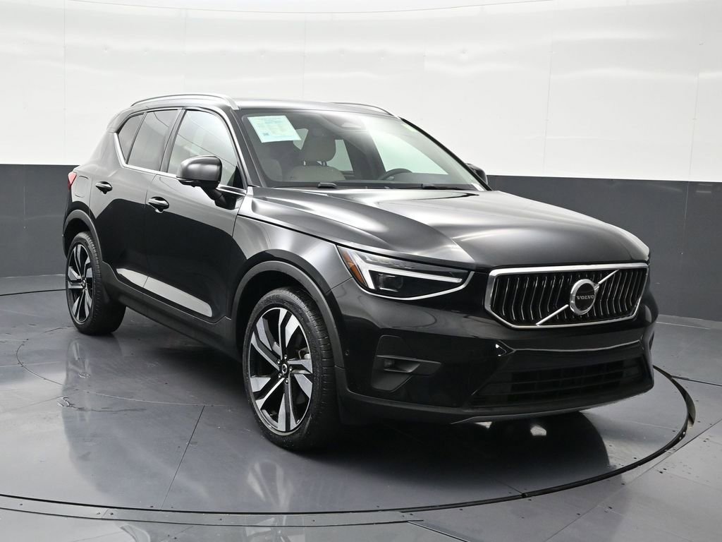 Certified 2023 Volvo XC40 B5 Ultimate w/ Protection Package image 8