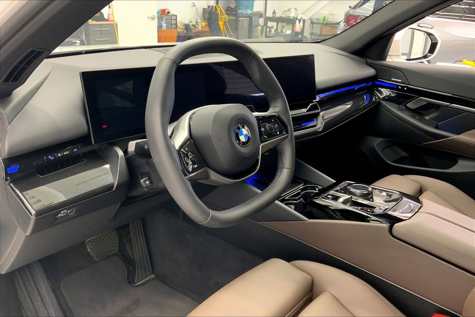 Used 2024 BMW 530i xDrive w/ Convenience Package AWD/4WD image 21