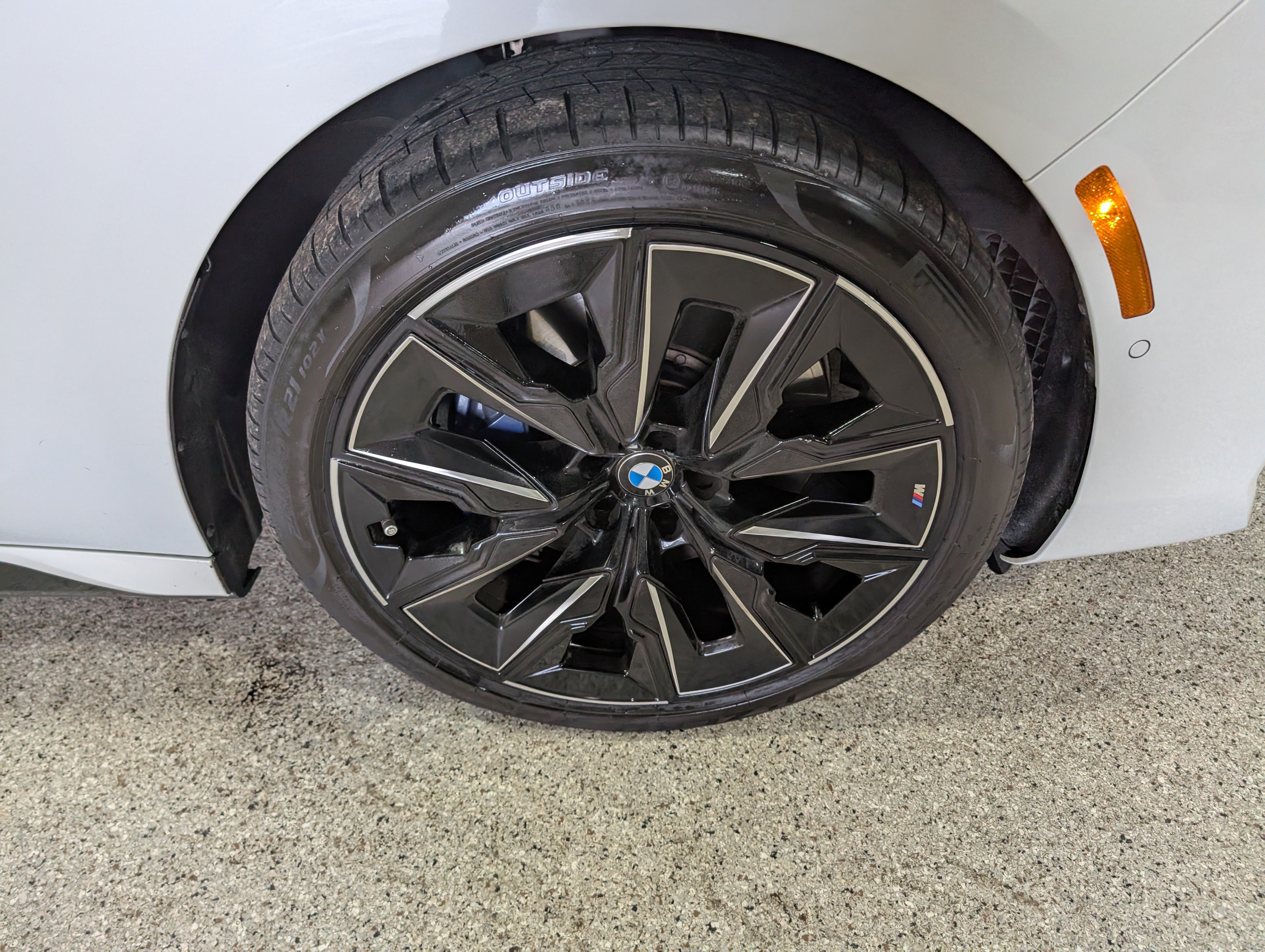 Used 2023 BMW 760i xDrive w/ Executive Package AWD/4WD image 12