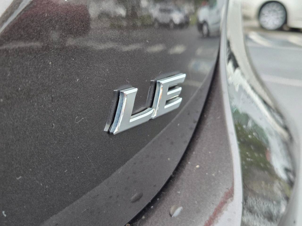 Used 2018 Toyota Camry LE FWD image 9