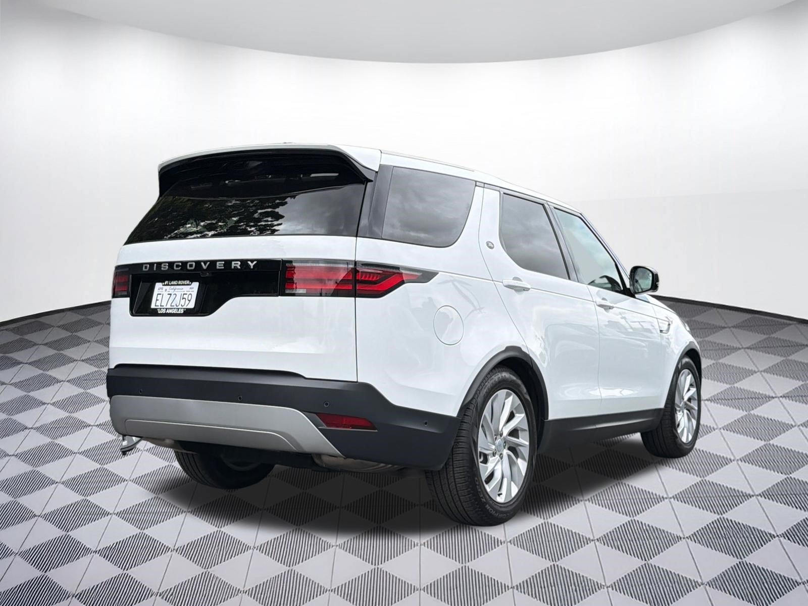 Certified 2025 Land Rover Discovery S AWD/4WD image 9