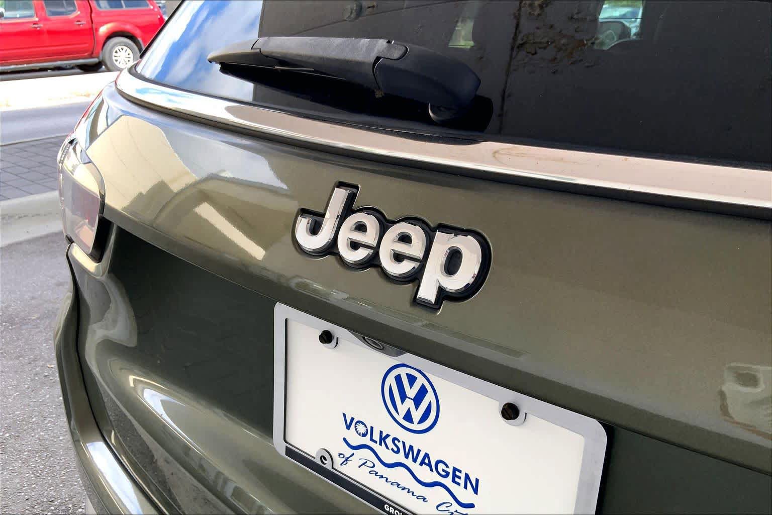 Used 2018 Jeep Compass Latitude w/ Popular Equipment Group FWD image 31