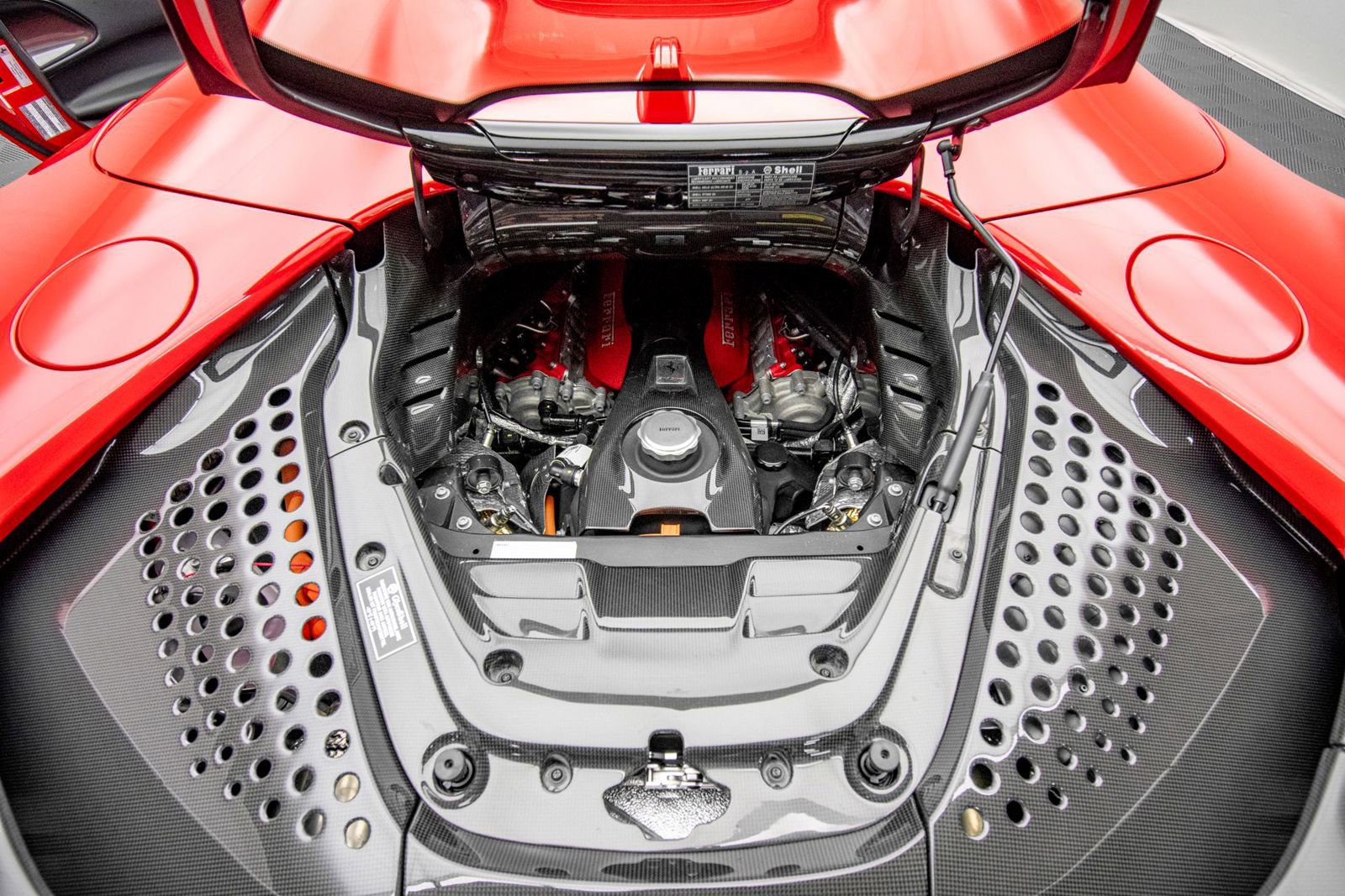 Used 2022 Ferrari SF90 Spider image 55