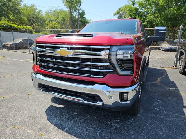Used 2025 Chevrolet Silverado 2500 LTZ w/ LTZ Plus Package AWD/4WD image 2