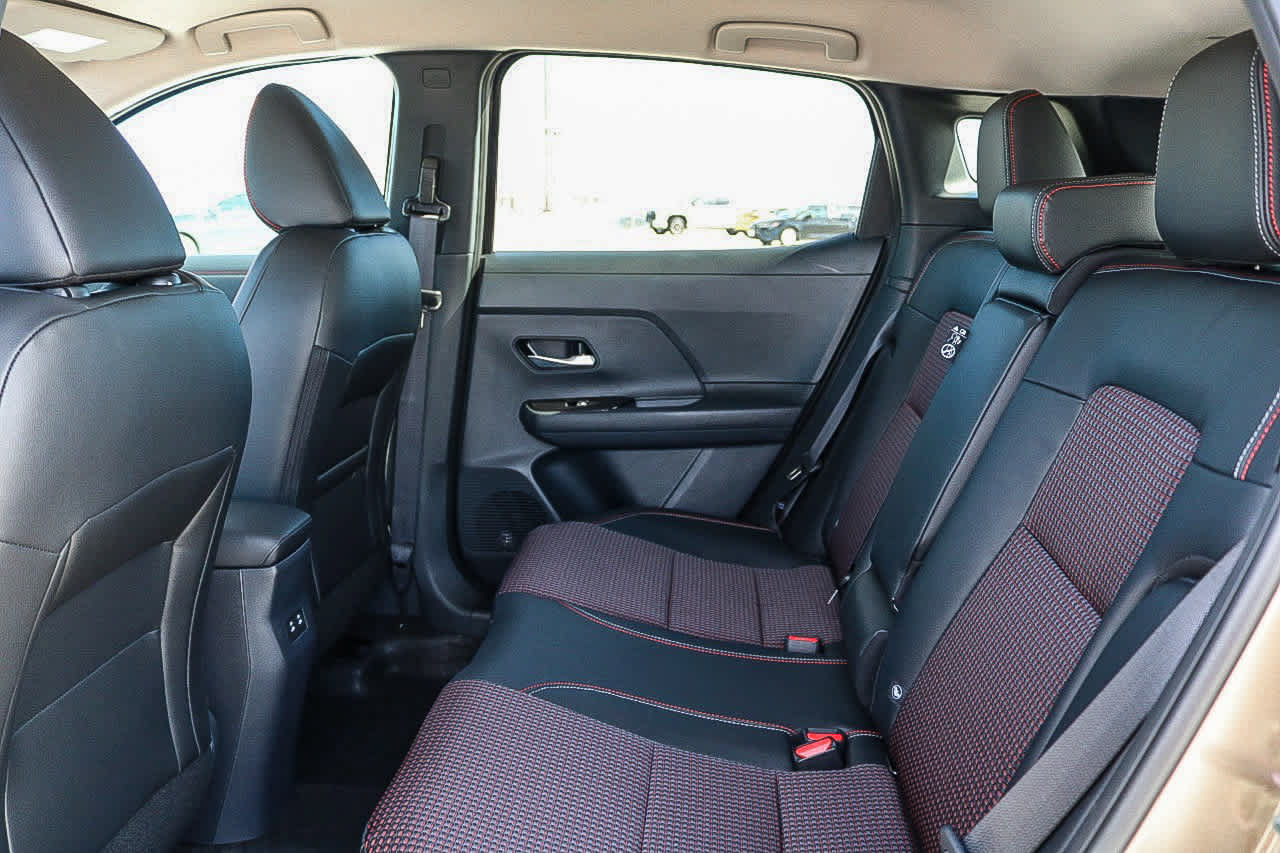 New 2026 Nissan Kicks SR FWD image 34
