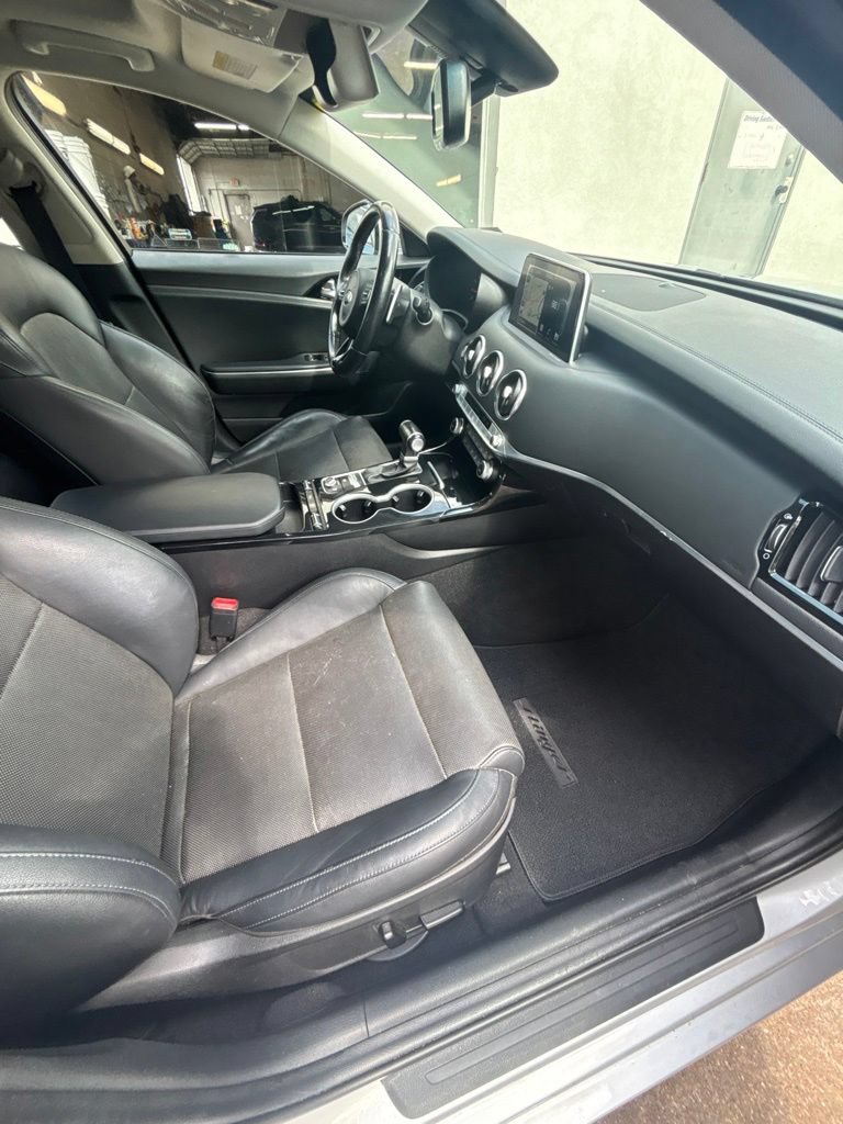 Used 2018 Kia Stinger Premium RWD image 24