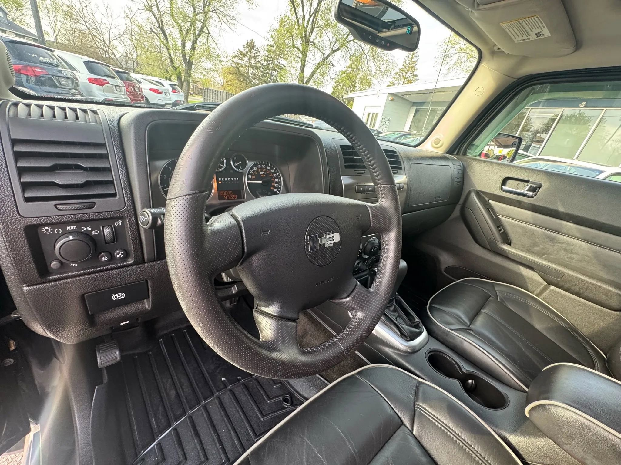 Used 2009 HUMMER H3 Luxury image 9