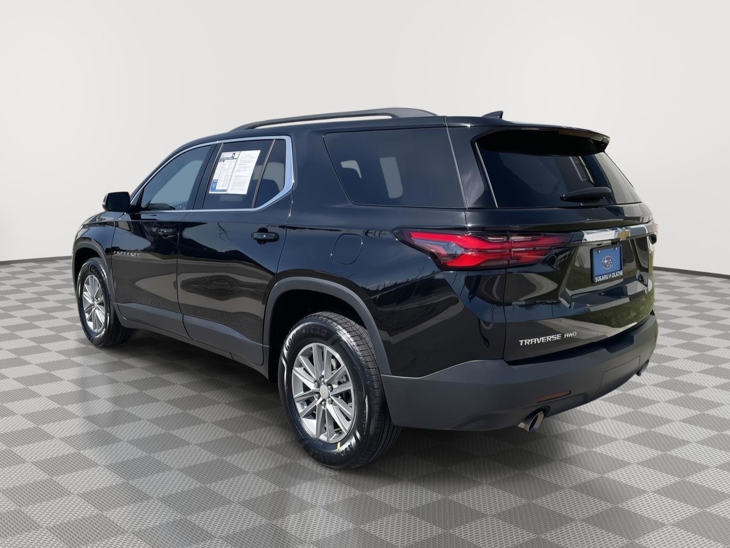 Used 2023 Chevrolet Traverse LT w/ LPO, Floor Liner Package image 5