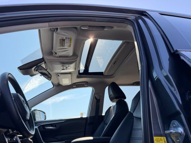 Certified 2021 Toyota RAV4 XLE Premium AWD/4WD image 29