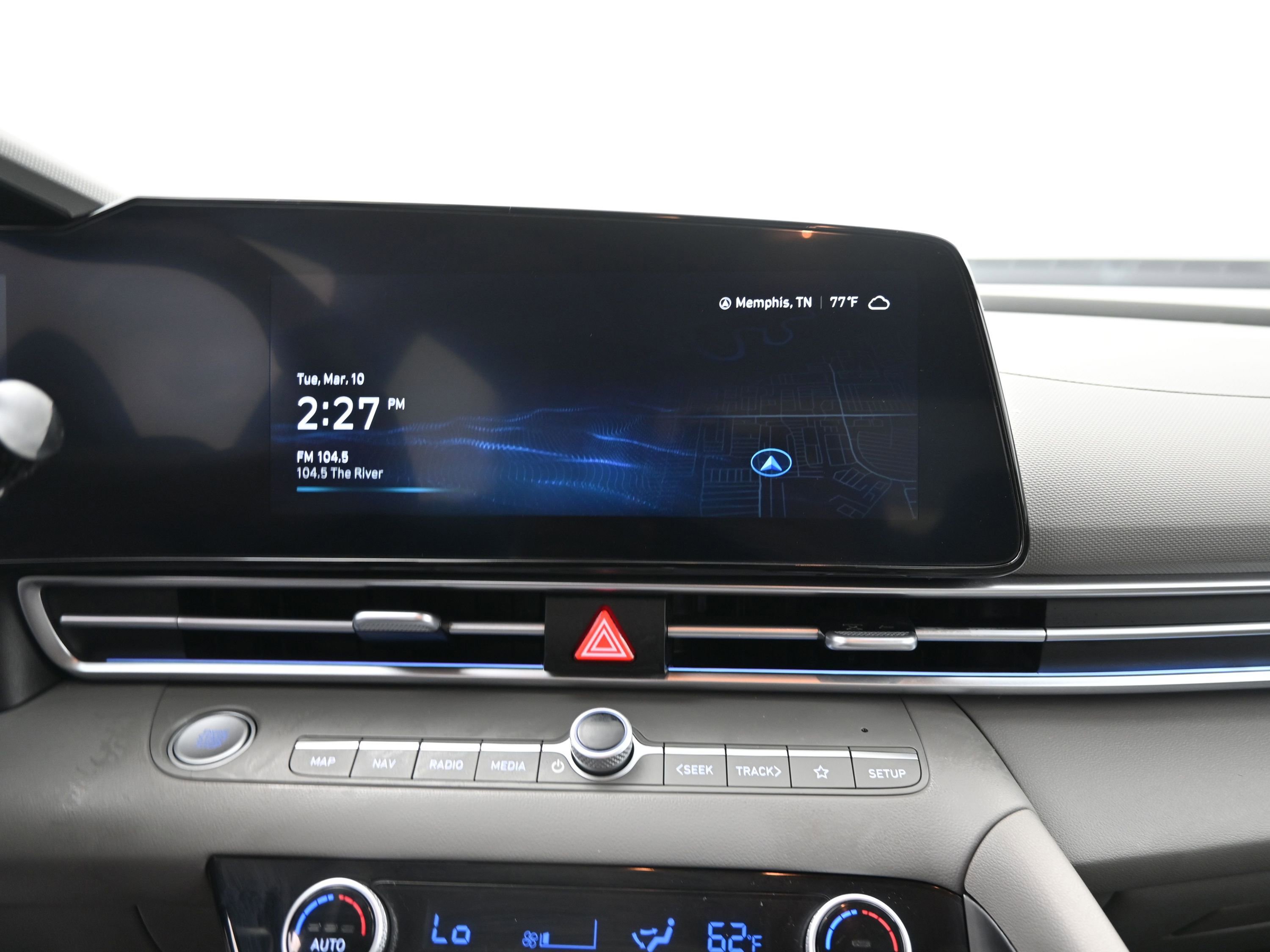 Used 2024 Hyundai Elantra SEL image 28