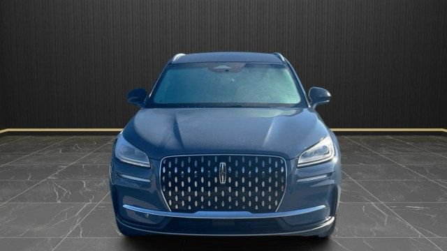 Used 2023 Lincoln Corsair Reserve FWD image 3