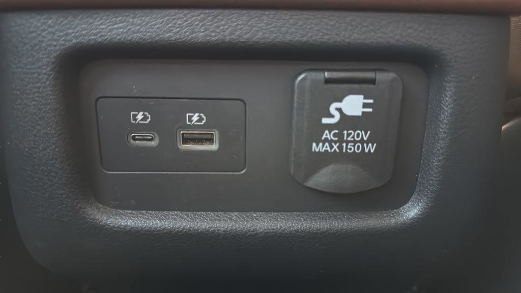 Certified 2023 Nissan Pathfinder Platinum w/ Lighting Package (N93) image 18