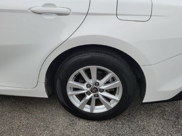 Used 2025 Toyota Camry LE FWD image 6