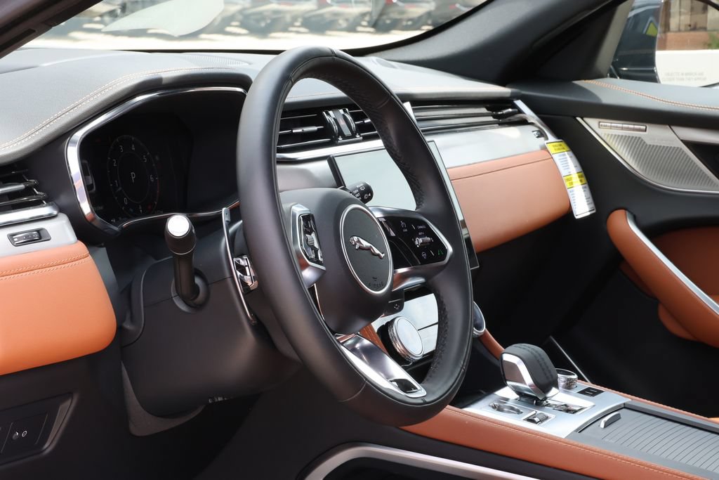 Certified 2026 Jaguar F-PACE R-Dynamic S AWD/4WD image 12