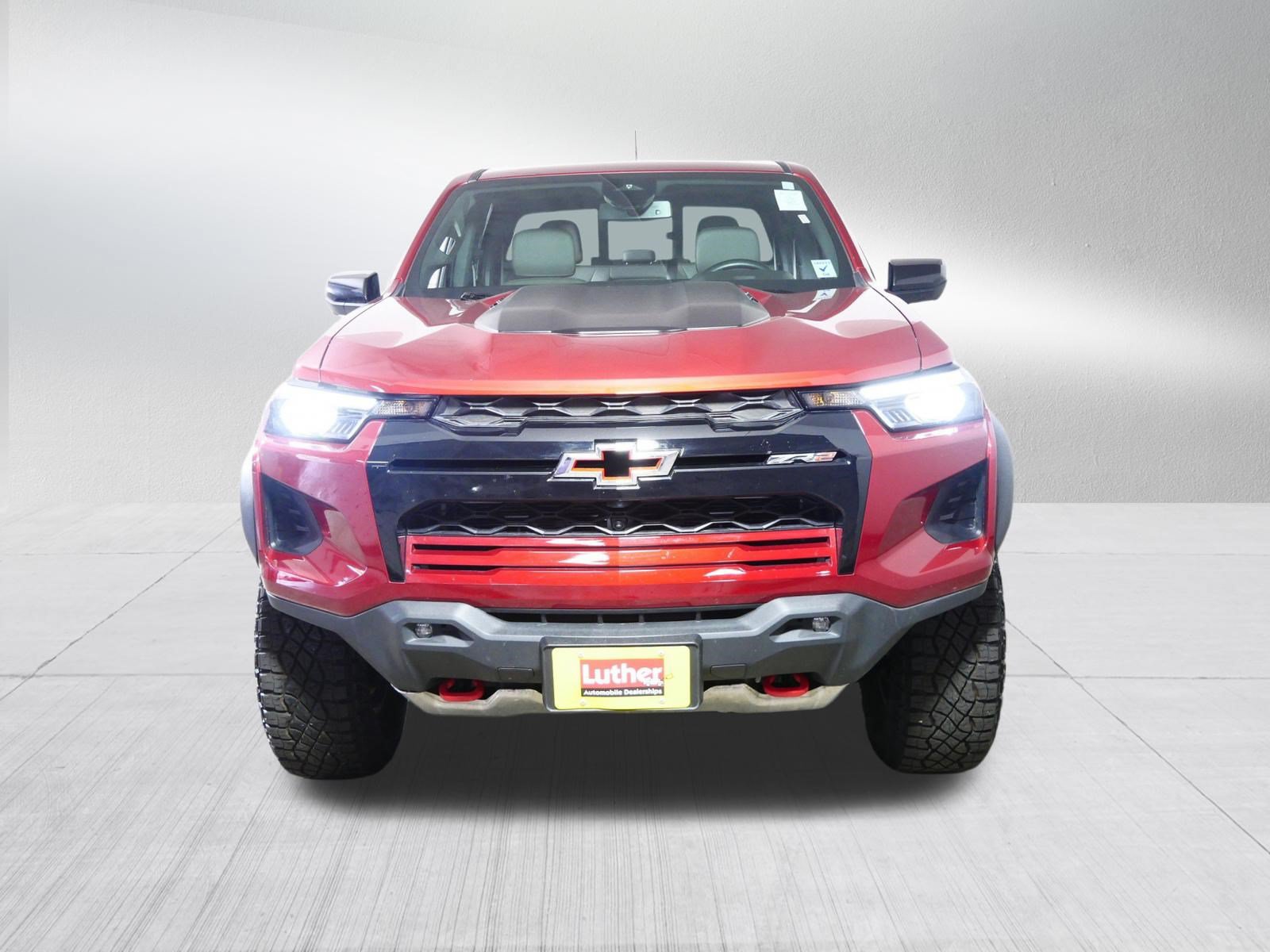 Used 2025 Chevrolet Colorado ZR2 w/ Technology Package AWD/4WD image 2