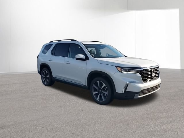 New 2025 Honda Pilot Touring image 2