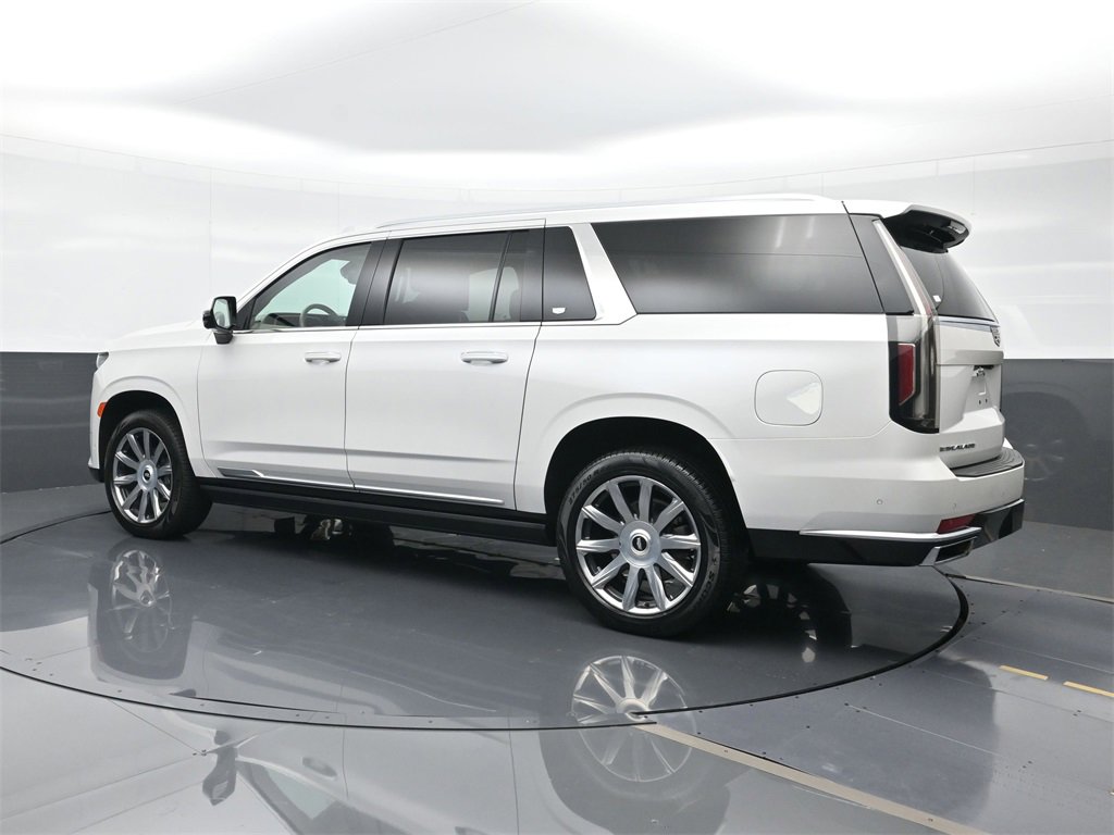Used 2022 Cadillac Escalade ESV Premium Luxury Platinum image 3