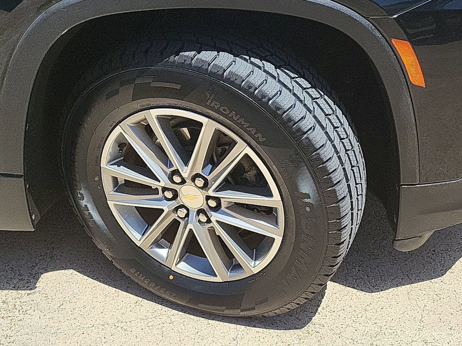 Used 2023 Chevrolet Traverse LT FWD image 31