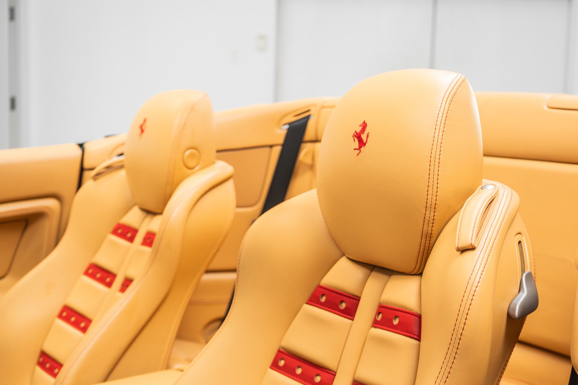 Used 2013 Ferrari California RWD image 30